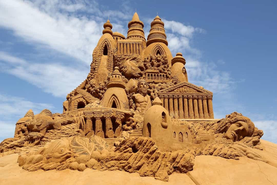 Sandis Kondis và Sue McGrew đã tạc tác phẩm tuyệt đẹp này cho triển lãm “Under the Sea” ở Melbourne, Úc.  