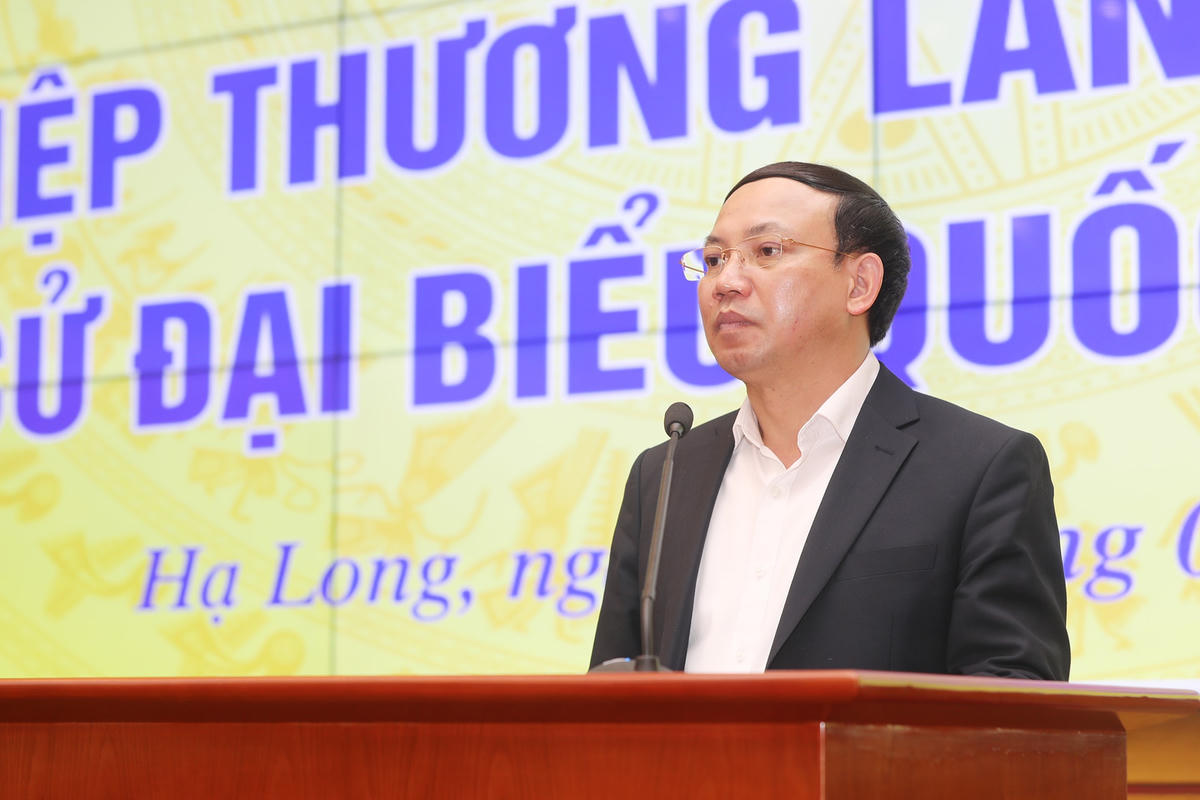 Ông Nguyễn Xuân Ký, Ủy viên Trung ương Đảng, Bí thư Tỉnh ủy, Chủ tịch HĐND tỉnh, Trưởng Ban chỉ đạo Bầu cử tỉnh, Chủ tịch Ủy ban Bầu cử ĐBQH, HĐND tỉnh phát biểu tại hội nghị