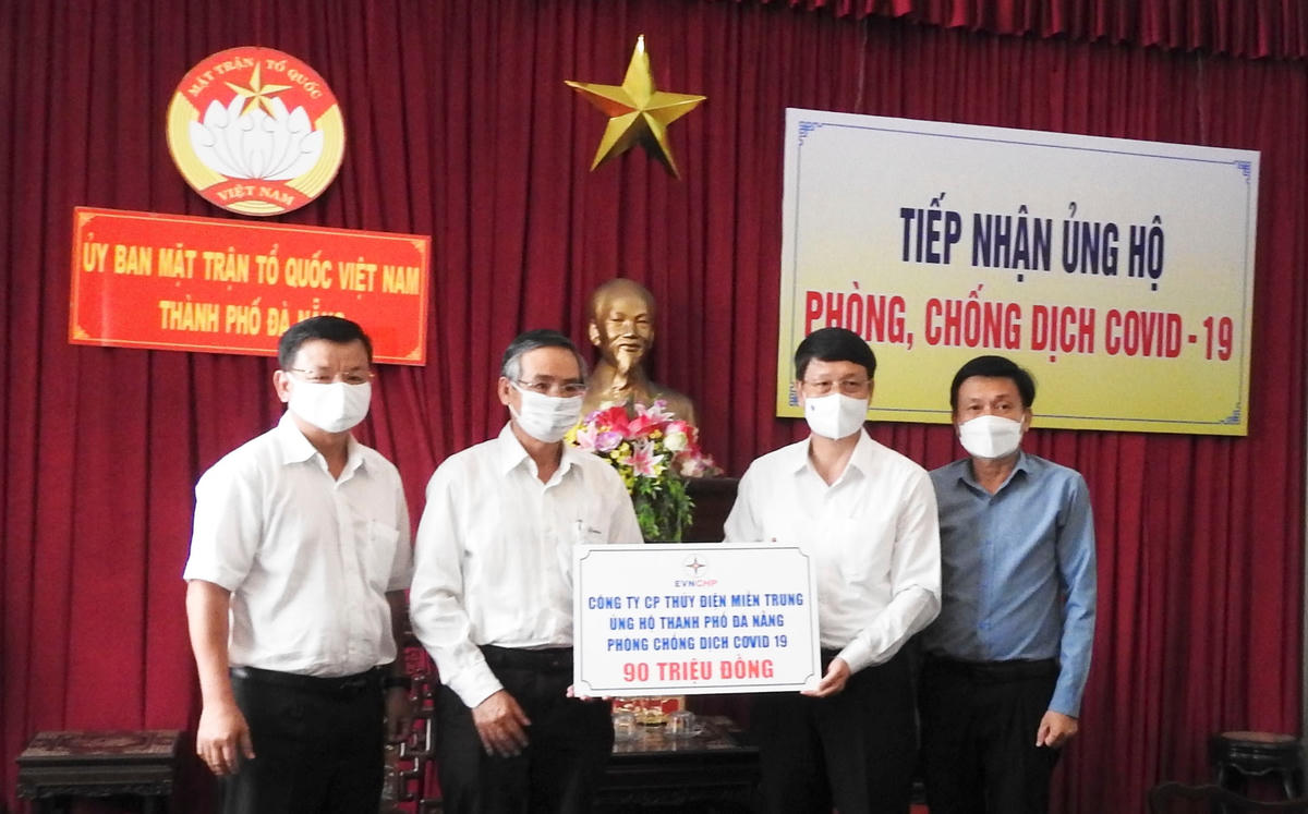 Mặt trận Đà Nẵng tiếp nhận gần 23 tỷ đồng ủng hộ phòng, chống Covid-19