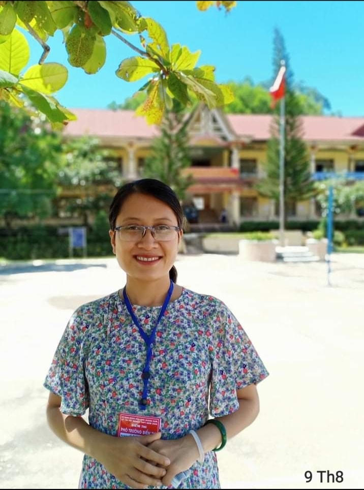 Cô Arâl Mai Tình, Phó trưởng điểm THPT Tây Giang cho biết tình hình thi ở điểm này.