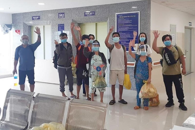 Các bệnh nhân Covid-19 được điều trị khỏi tại Bệnh viện Vũng Tàu.