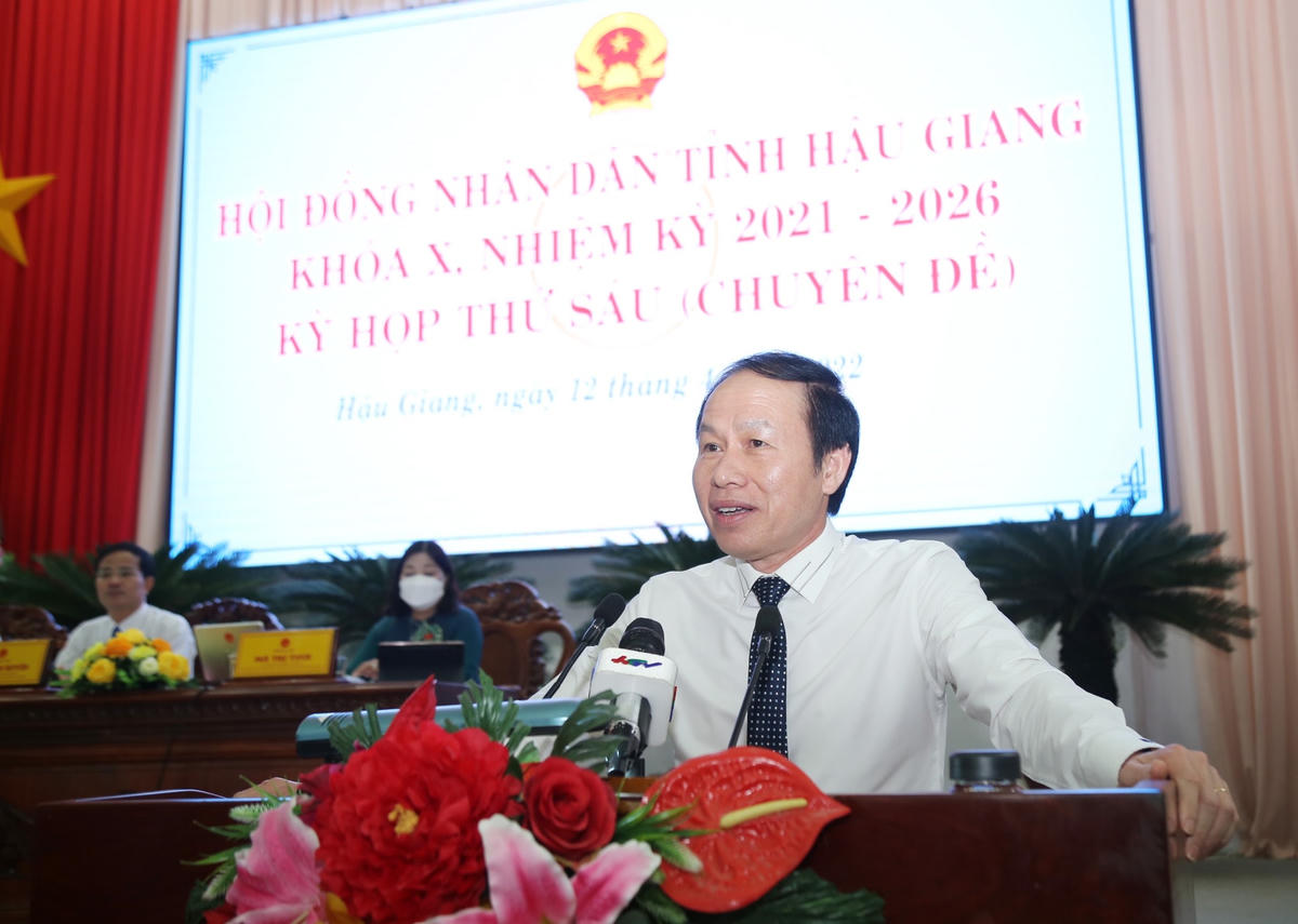 Phó Chủ tịch - Tổng Thư ký Lê Tiến Châu phát biểu tại kỳ họp.