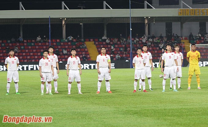U23 Việt Nam phản công nhanh ở phút 4. Ảnh: Bongdaplus.