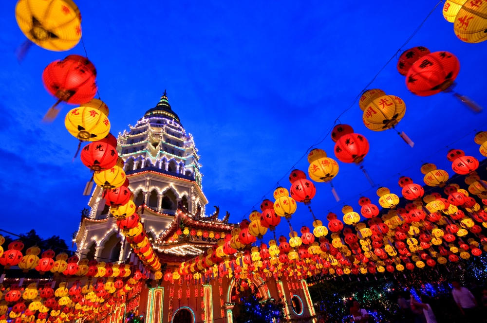 Những khu phố được trang hoàng lộng lẫy trong Tết Nguyên đán. Ảnh: Thaiger.  