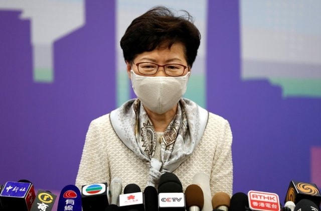 Hong Kong hoãn bầu cử vì Covid-19. (Ảnh: Reuters).