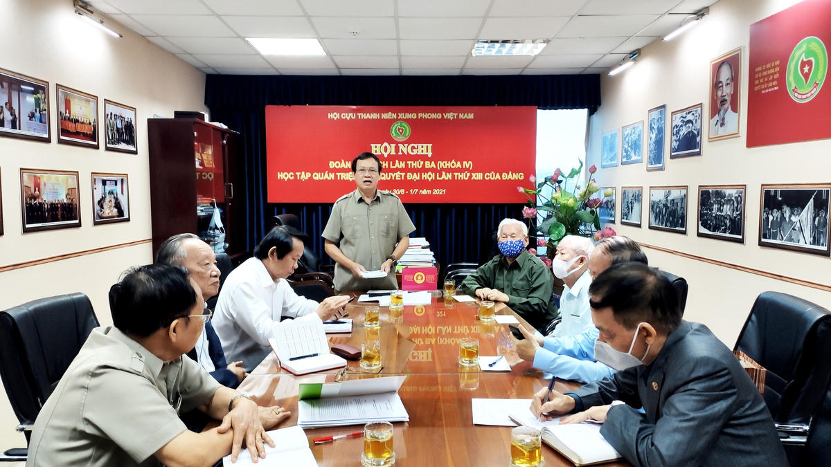 Nhiều ý kiến cho rằng “Huy chương Thanh niên xung phong vẻ vang” là sự ghi nhận xứng đáng đối với cựu TNXP Việt Nam.