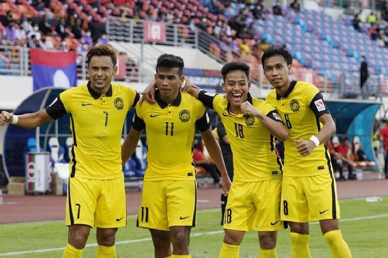 Truyền thông Malaysia lo lắng tiền đạo Safawi Rasid (số áo 11) có thể nhiễm virus Covid-19 do ở cùng phòng với cầu thủ đã nhiễm bệnh là Akhyar Rashid.