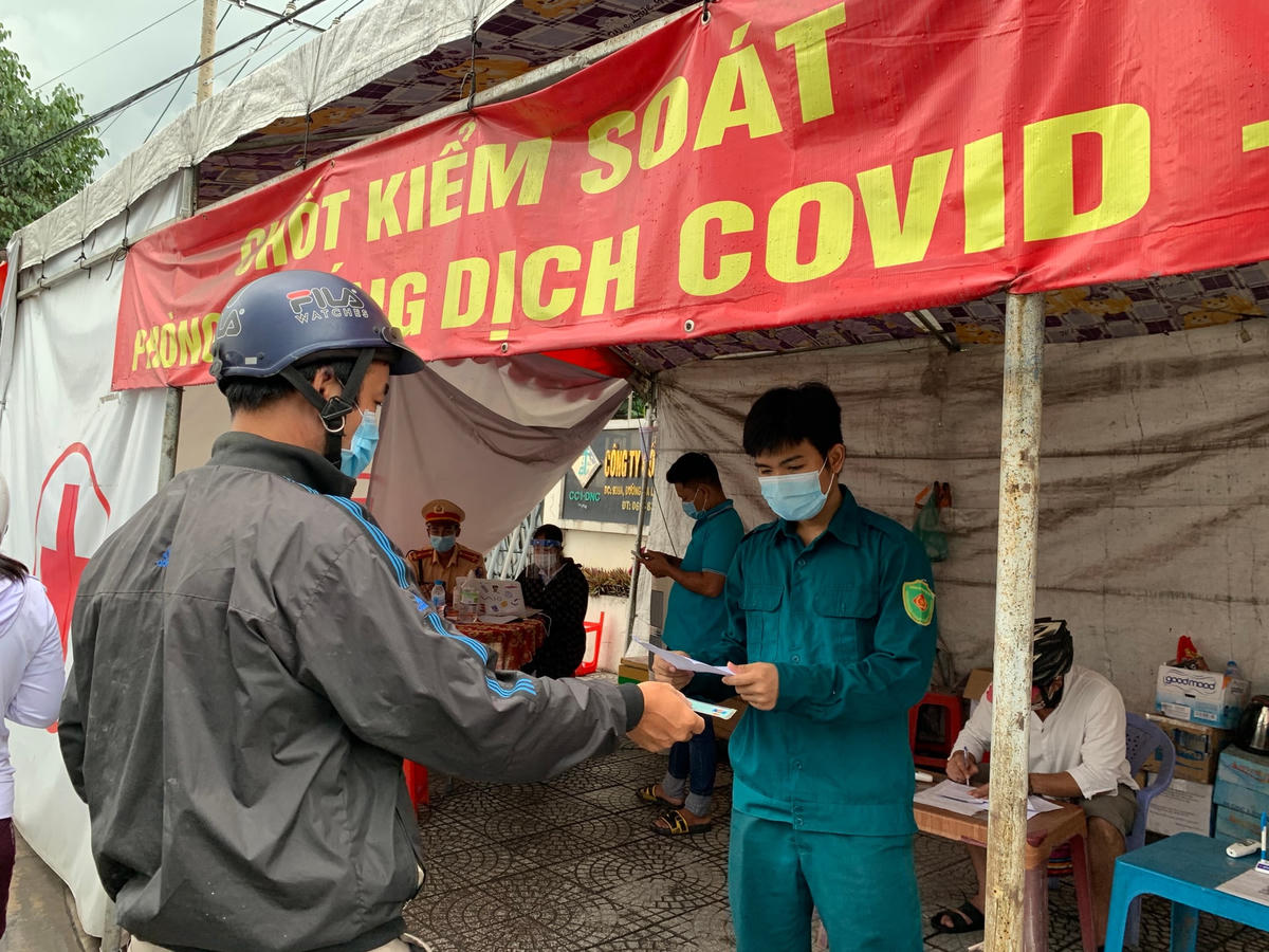Đồng Nai tăng cường công tác kiểm tra người ra vào địa bàn.