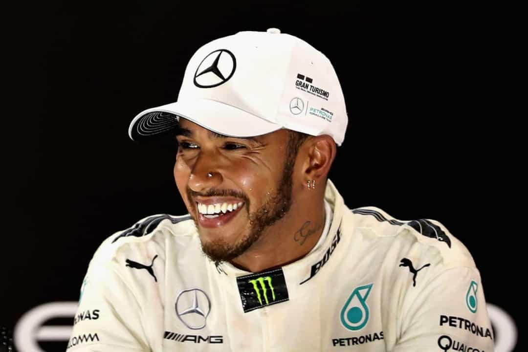 Tay đua công thức 1 người Anh Lewis Hamilton - tổng thu nhập: 54 triệu đô la Mỹ.  