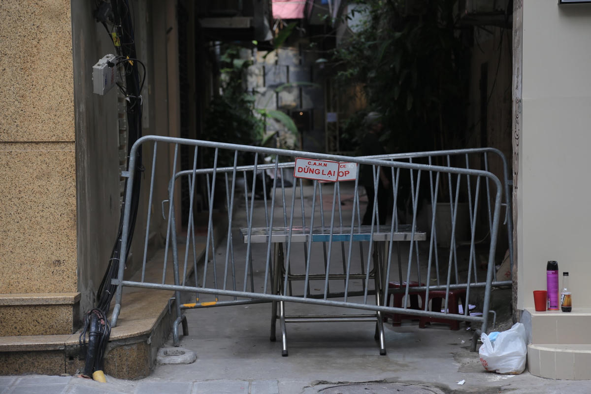 Rào chắn vẫn chưa gỡ bỏ để đảm bảo công tác phòng dịch.