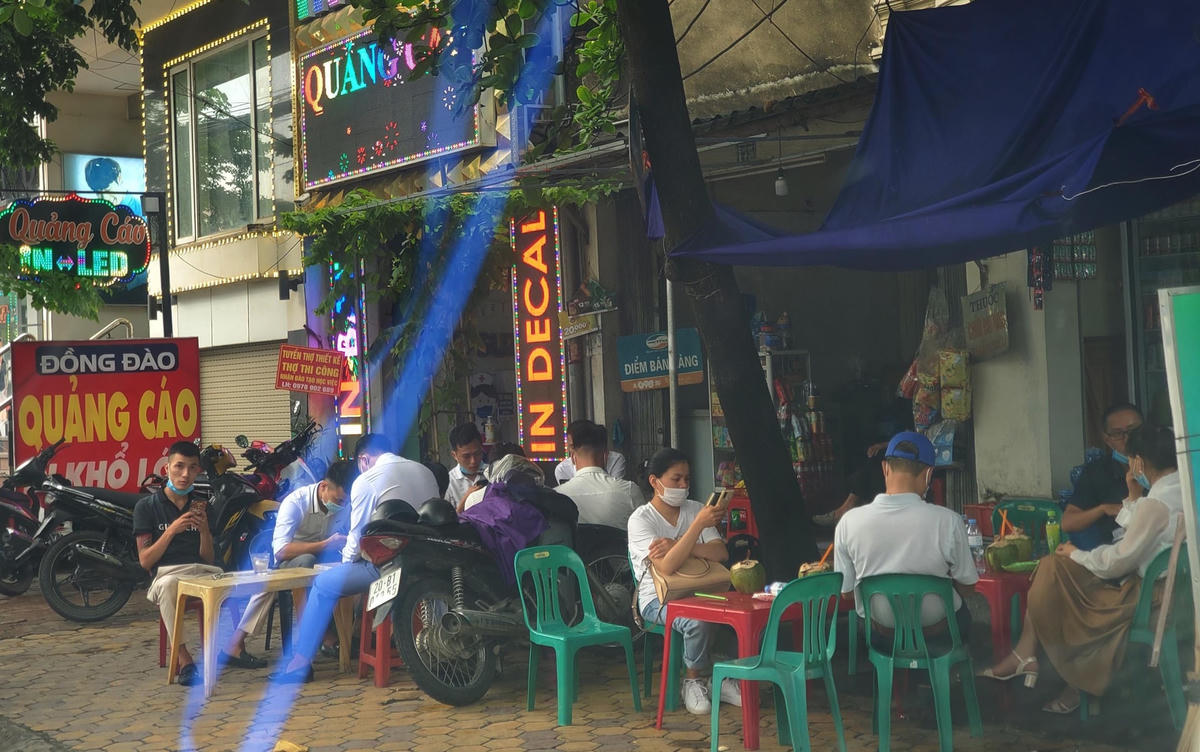 [ẢNH] Thái Nguyên: Hàng trăm người tham gia đấu giá đất vàng Phổ Yên