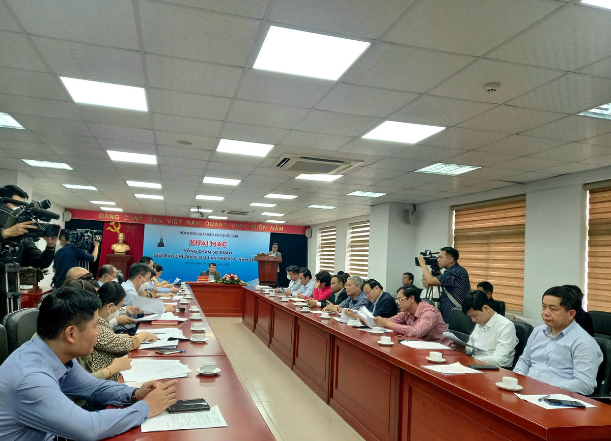 Các thành viên Hội đồng Sơ khảo Giải Báo chí quốc gia. 