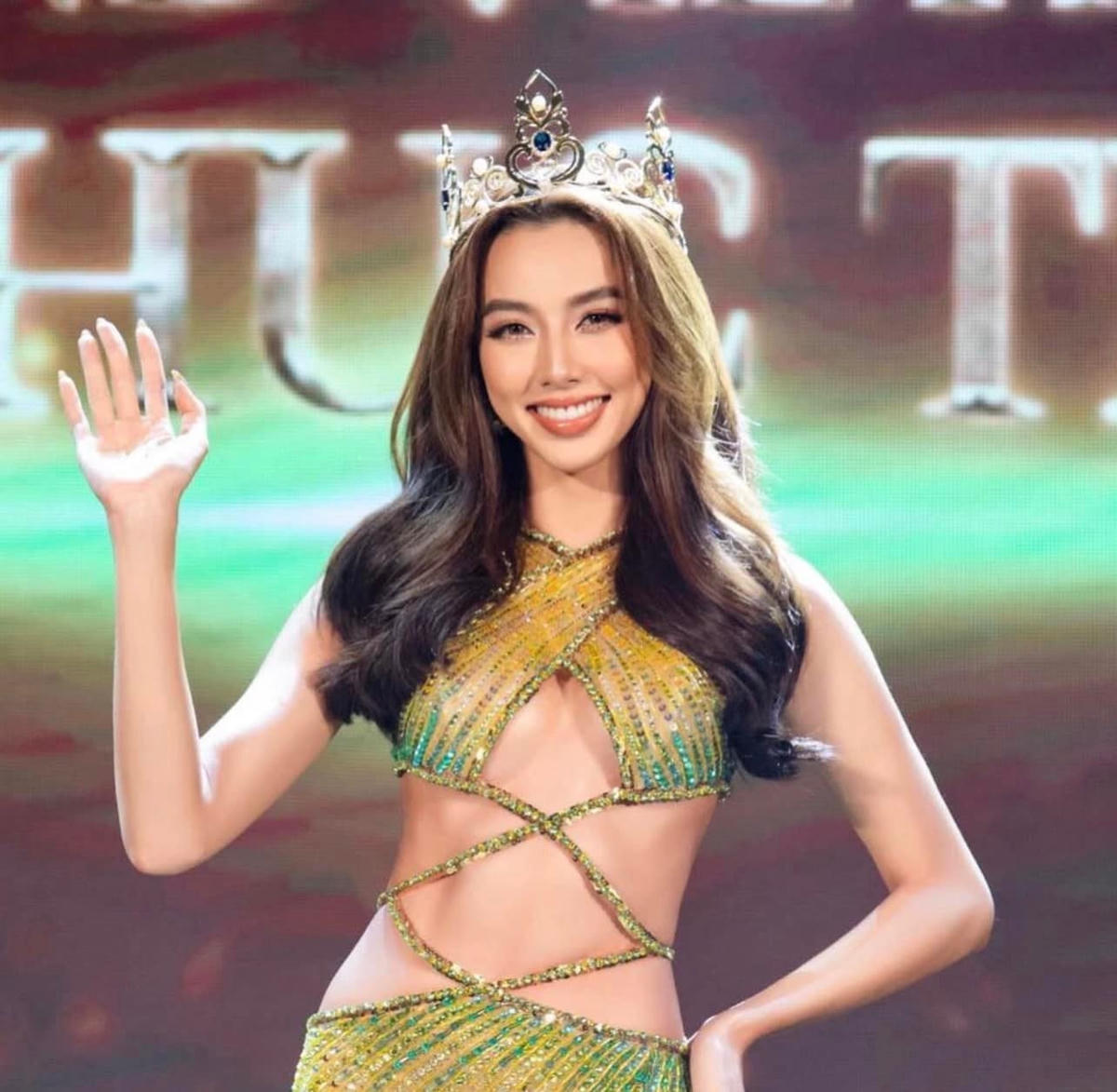 Ca sĩ Kyo York “Chúc mừng tân Miss Grand International Nguyễn Thúc Thùy Tiên - Việt Nam  Tự hào thành tích đầu tiên trong lịch sử nhan sắc ở cuộc thi này”.  