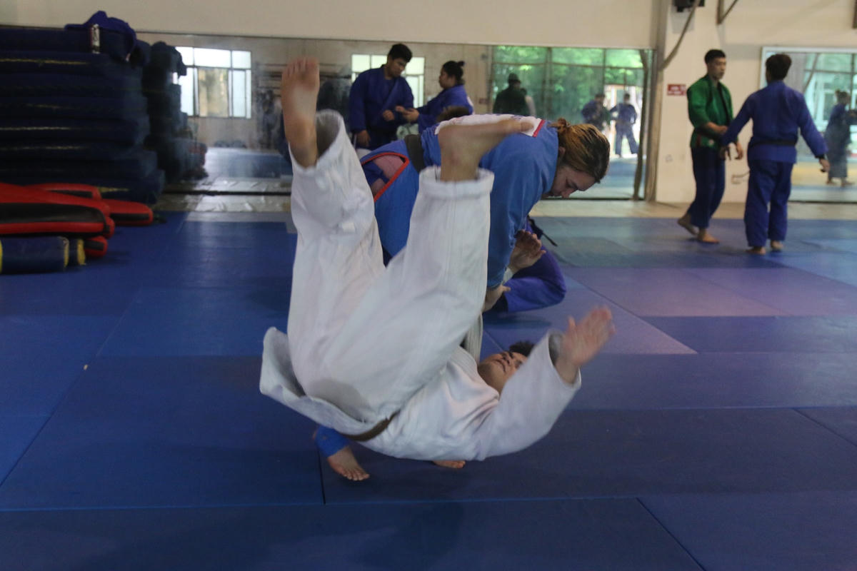 Võ sĩ Kurash Trần Thị Thanh Thủy ở hạng cân trên 87 kg nữ đang tập luyện cho SEA Games 31.