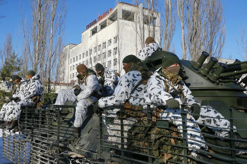 Quân đội Ukraine đã tiến hành các cuộc tập trận chiến thuật gần nhà máy điện hạt nhân Chernobyl trong những tuần gần đây. Ảnh: Reuters.