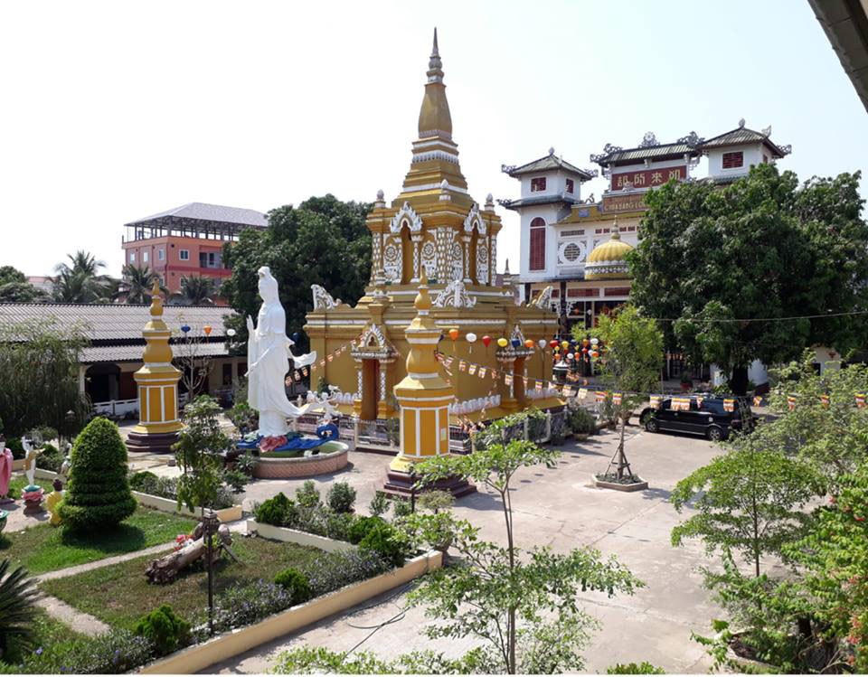 Chùa Bàng Long của người Việt Nam tại thủ đô Viêng Chăn.  