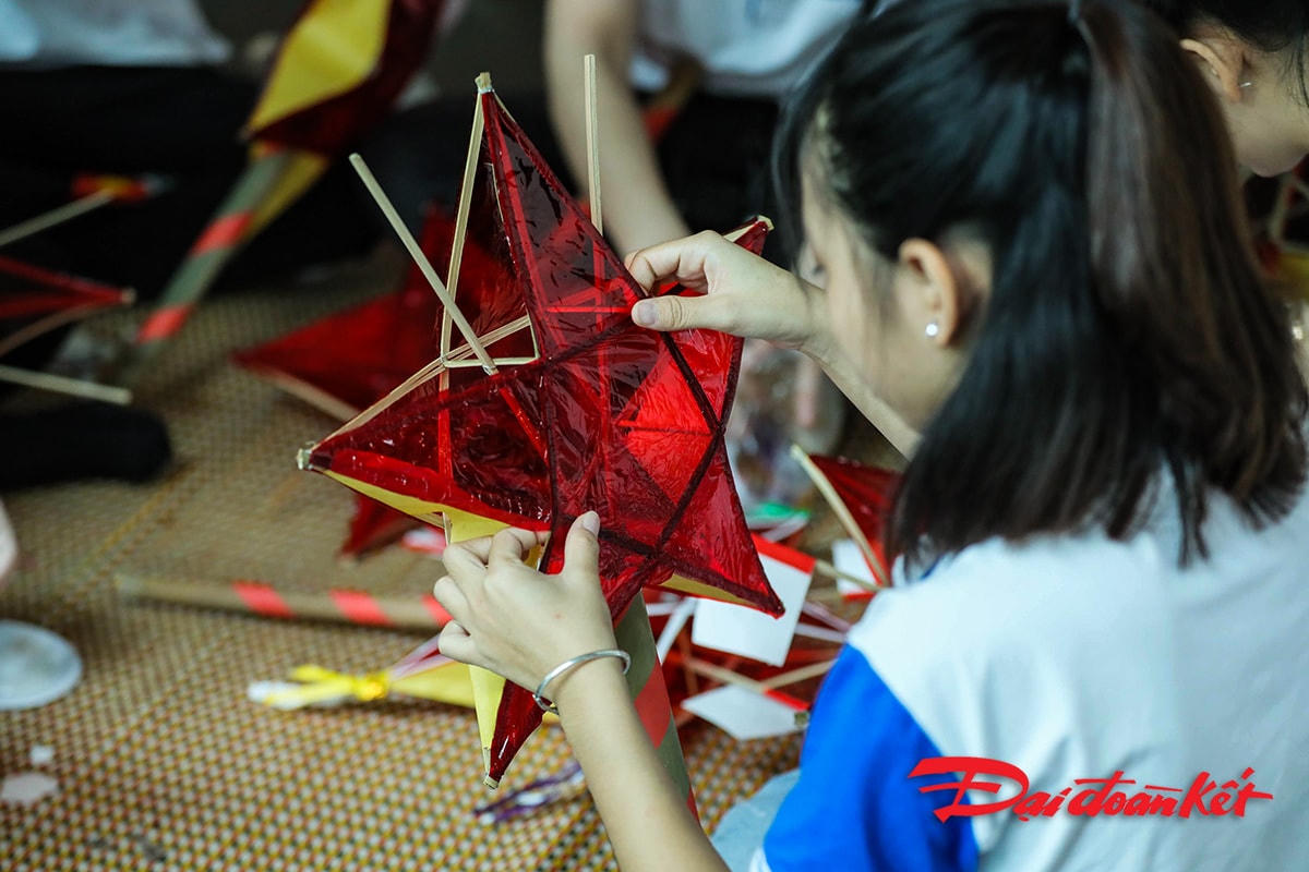 Làm đèn ông sao.