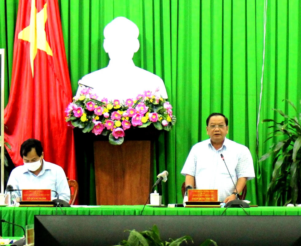 Ông Trần Quốc Trung, Bí thư Thành ủy TP Cần Thơ chỉ đạo tại cuộc họp 