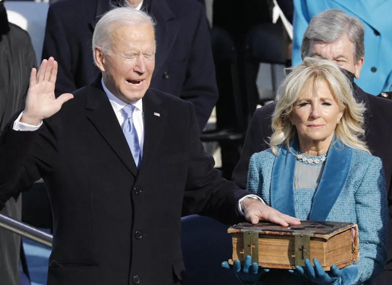 Tổng thống Joe Biden và Đệ nhất phu nhân Jill trong lễ tuyên thệ nhậm chức ở Washington, DC, ngày 20/1/2021.  