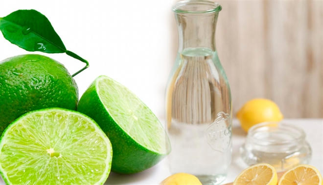 Mẹo vệ sinh ấm siêu tốc bằng giấm và chanh.