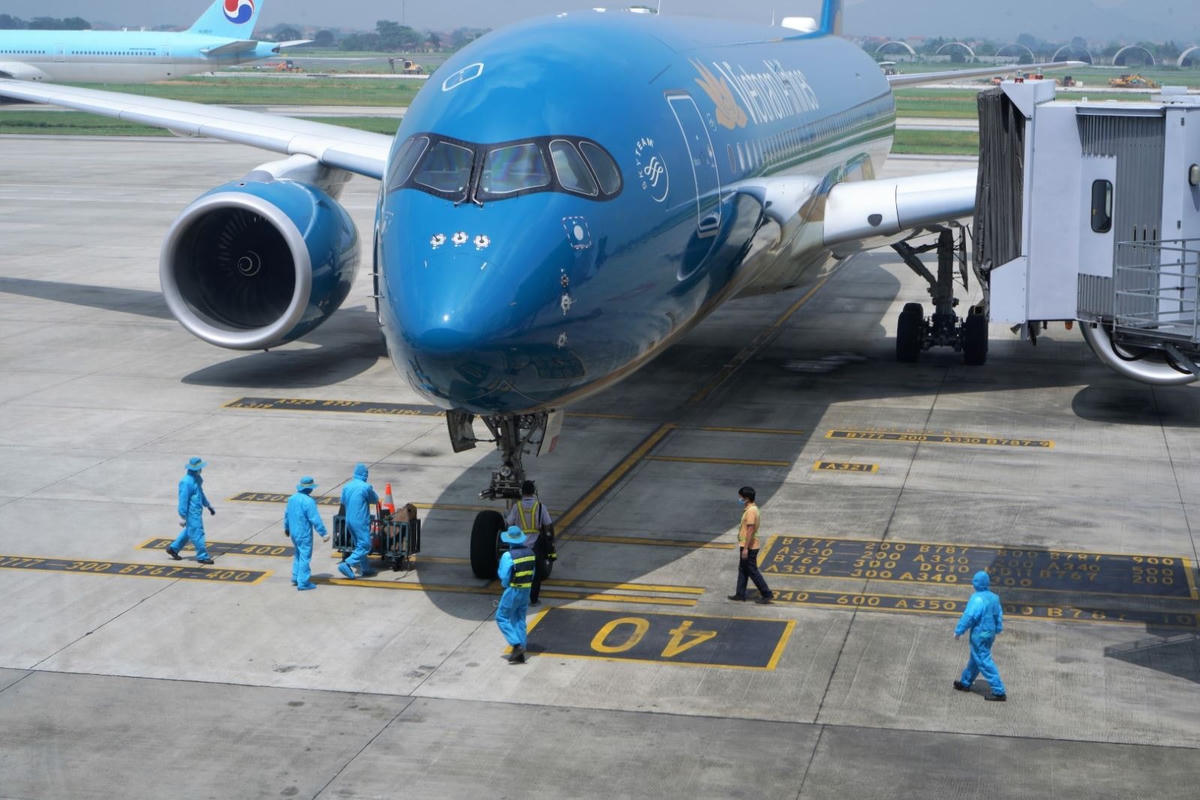 Hàng không Việt Nam chủ động vượt khó trong bối cảnh dịch Covid-19 diễn biến phức tạp.