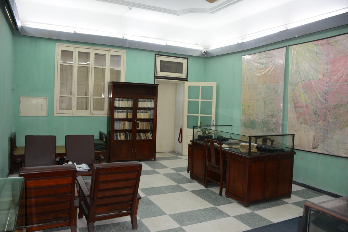 Phòng làm việc của Đại tướng Võ Nguyên Giáp (1968 - 1980) tại di tích Nhà D67.