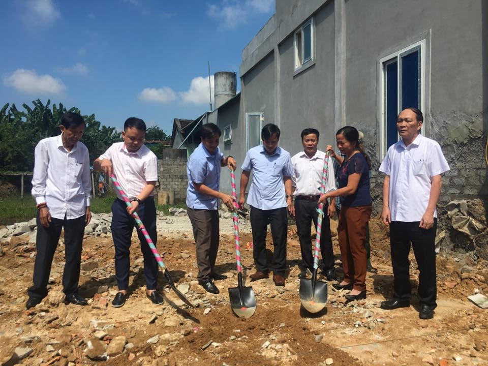 Hội Hỗ trợ gia đình liệt sỹ Nghệ An khởi công xây dựng nhà tình nghĩa cho bà Trần Thị Luyến - mẹ liệt sỹ Cao Văn Duận trú tại huyện Diễn Châu.