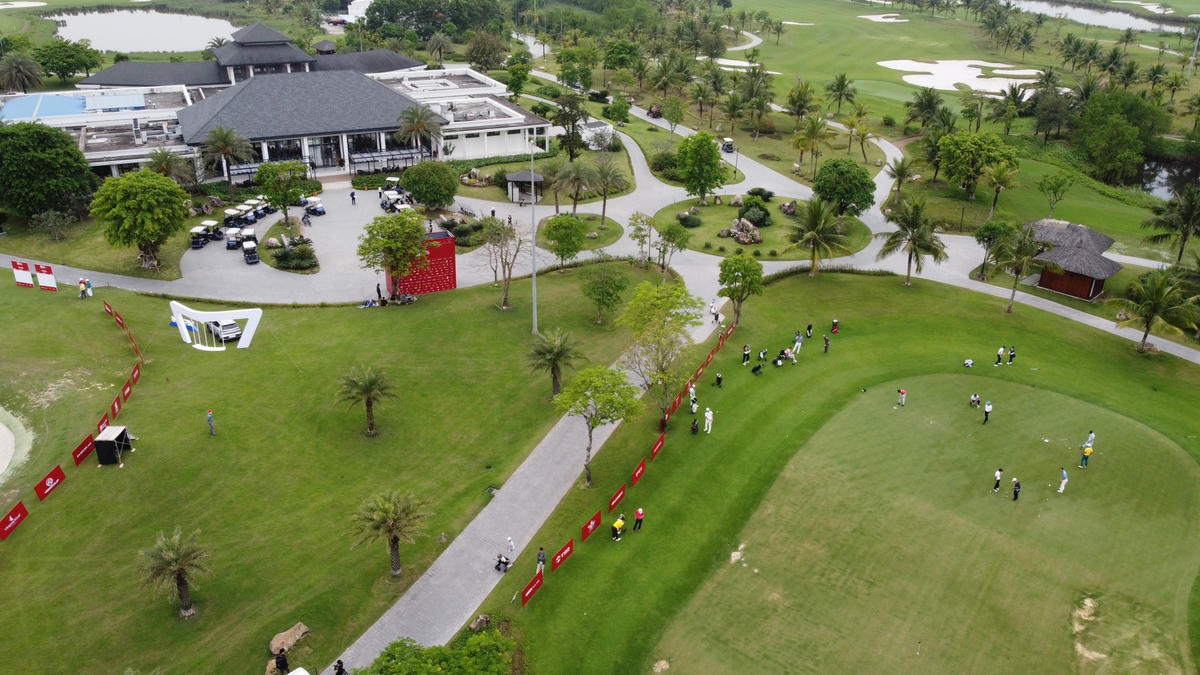 Vinpearl Golf Hải Phòng ngày đầu thi đấu.