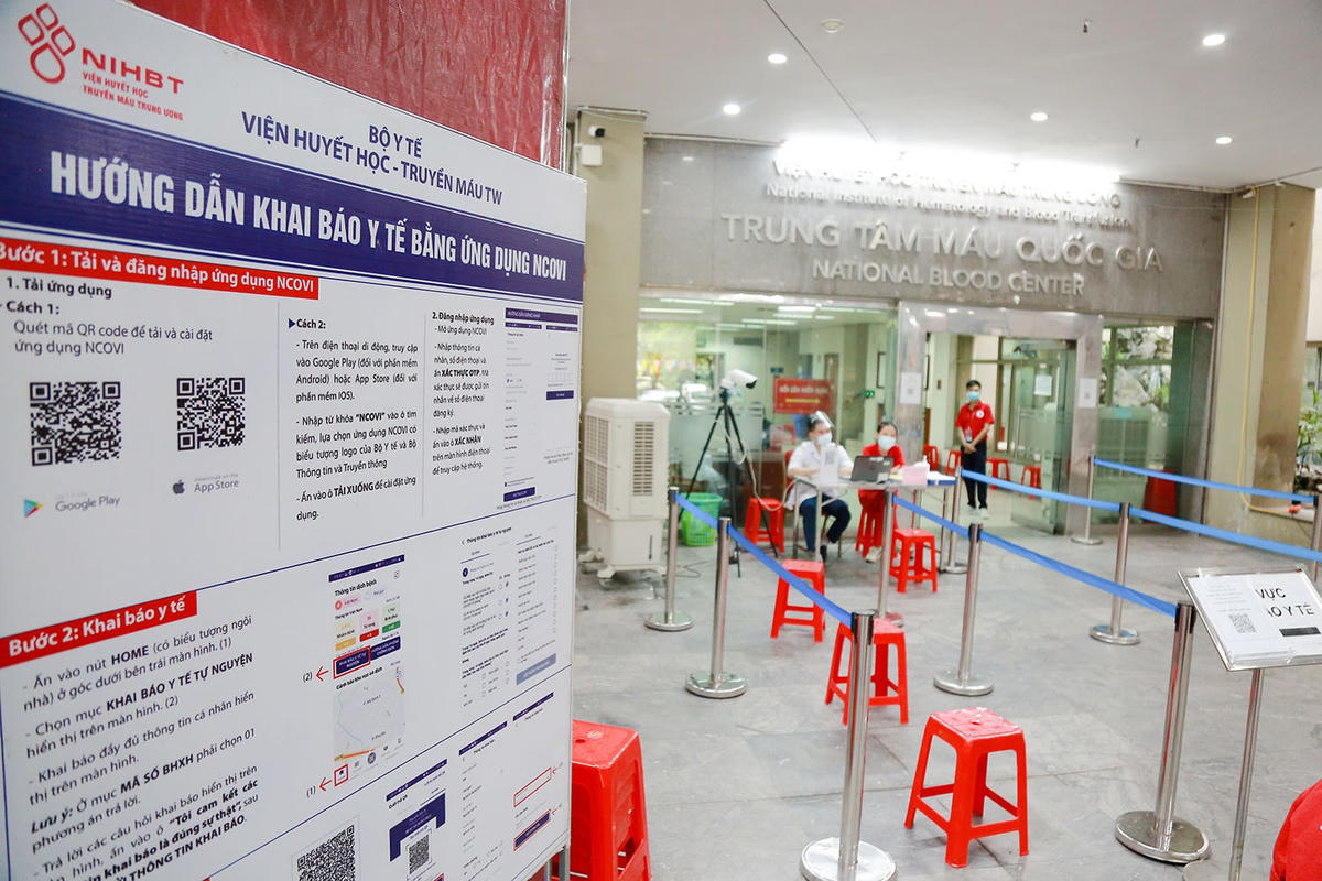 Hiến máu đảm bảo 5K. Ảnh: Nam Anh.