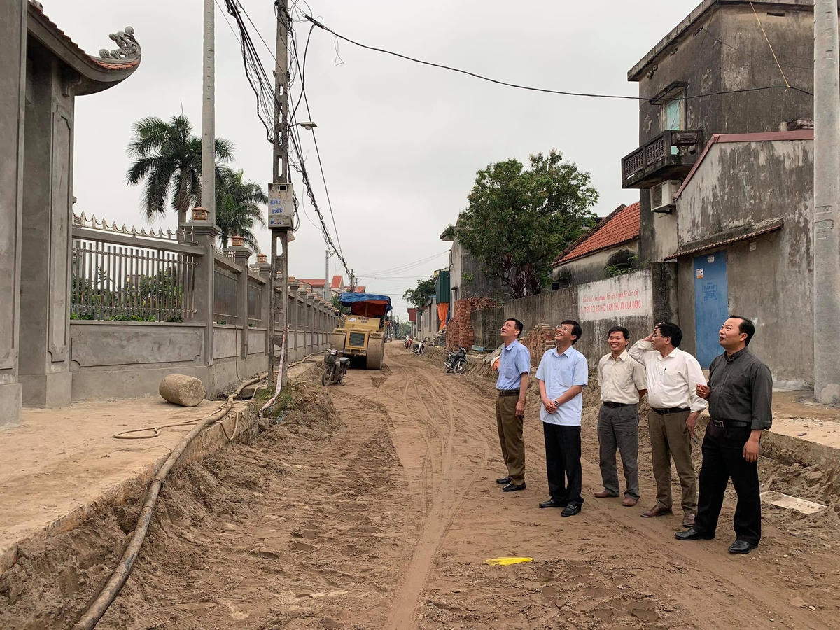 Từ sự đồng lòng, chung sức, cấp ủy, chính quyền, Linh mục và người dân địa phương đang mong chờ dự án  đường sớm hoàn thành, giúp mọi mặt đời sống ở địa phương thay đổi, phát triển 