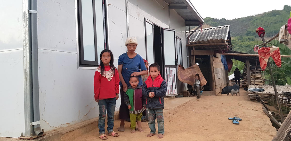 Mùa Đông này, những đứa trẻ nhà ông Tặng Văn Sịnh Luông không còn phải co ro bên bếp lửa.