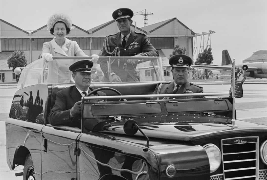 Nữ hoàng Elizabeth II và Hoàng thân Philip đến Abingdon để kỷ niệm 50 năm Lực lượng Không quân Hoàng gia Anh, năm 1968.