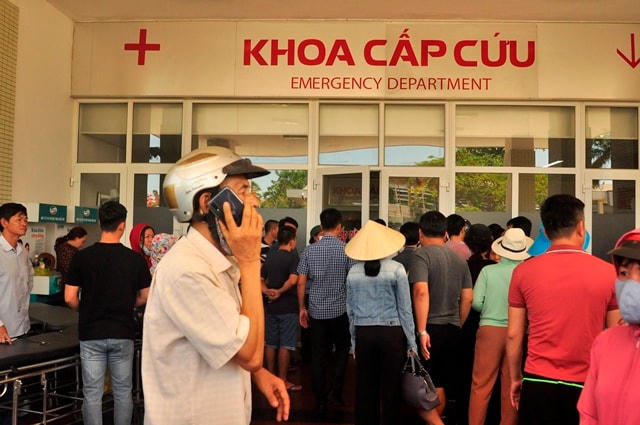 Trước khoa cấp cứu của bệnh viện.
