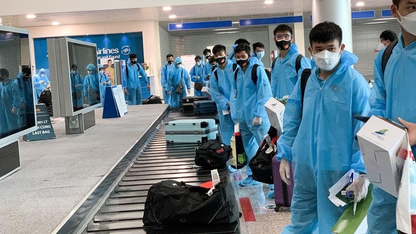 Đội tuyển Việt Nam trở về nước hôm 17/6 sau khi tạo nên kỳ tích với lần đầu dự vòng loại thứ ba World Cup. (Ảnh: TTXVN).