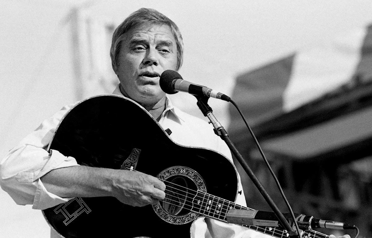 Nhạc sỹ kiêm ca sỹ nhạc đồng quê Tom T. Hall. (Nguồn: tennessean.com).