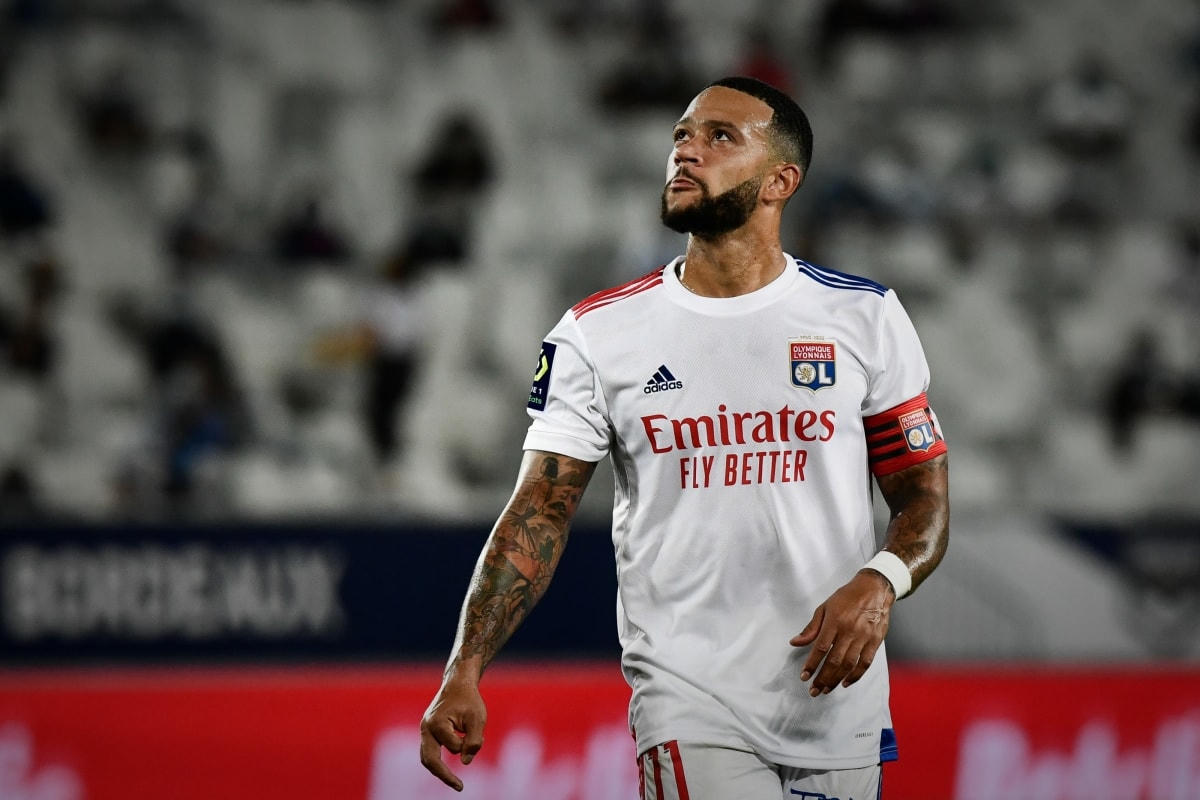 Tiền đạo trái: Memphis Depay.