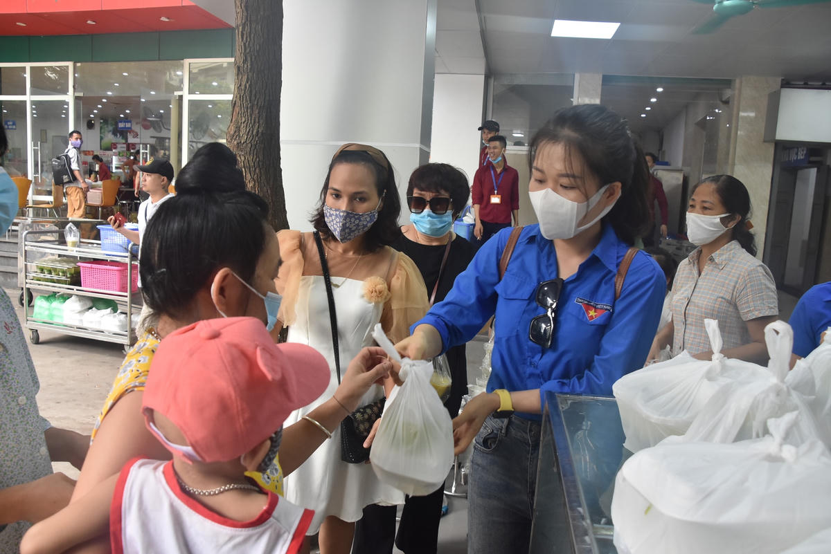 San sẻ yêu thương khi Tết Trung thu cận kề