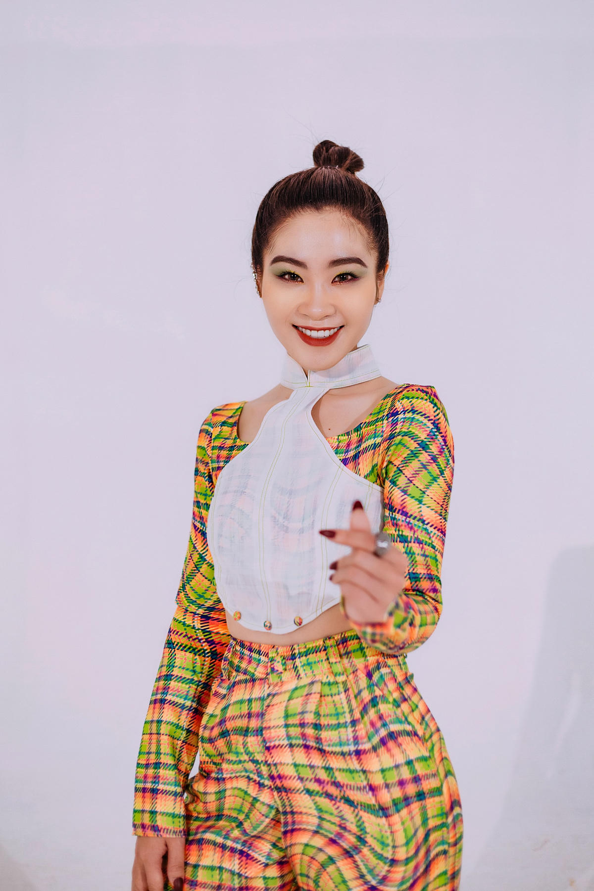 MV là sự kết hợp khéo léo giữa đàn tranh và đàn môi với trap.