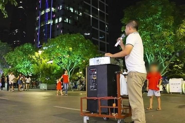 Nạn karaoke “xe đẩy” làm người dân bức xúc.