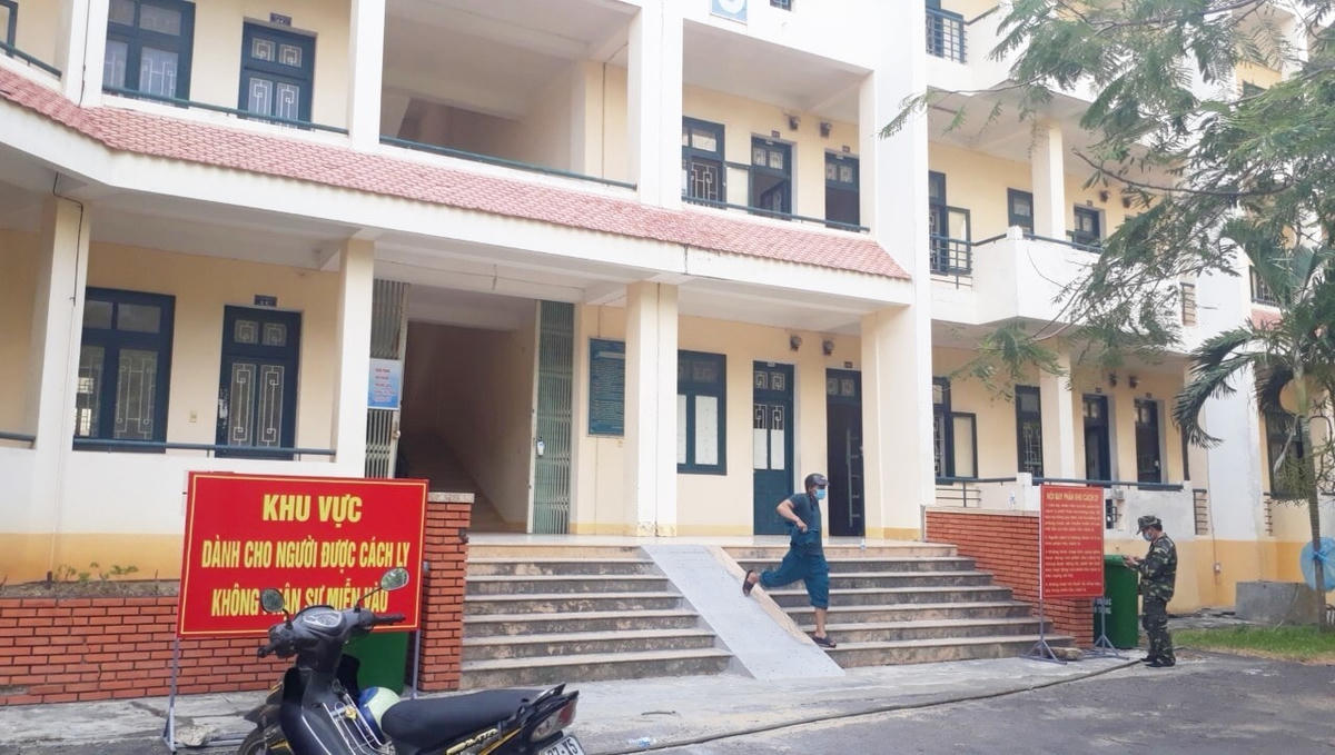 Chuẩn bị khu cách ly tập trung tại Trường Cao đẳng Bình Định