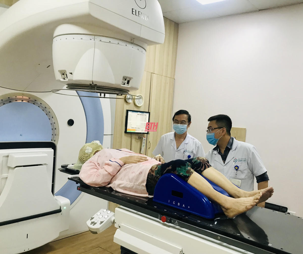 Đến sáng 15/7, đã có 13 bệnh nhân ung thư đã được chuyển từ Bệnh viện Ung bứu sang Bệnh viện Đa khoa Hợp Lực để xạ trị.