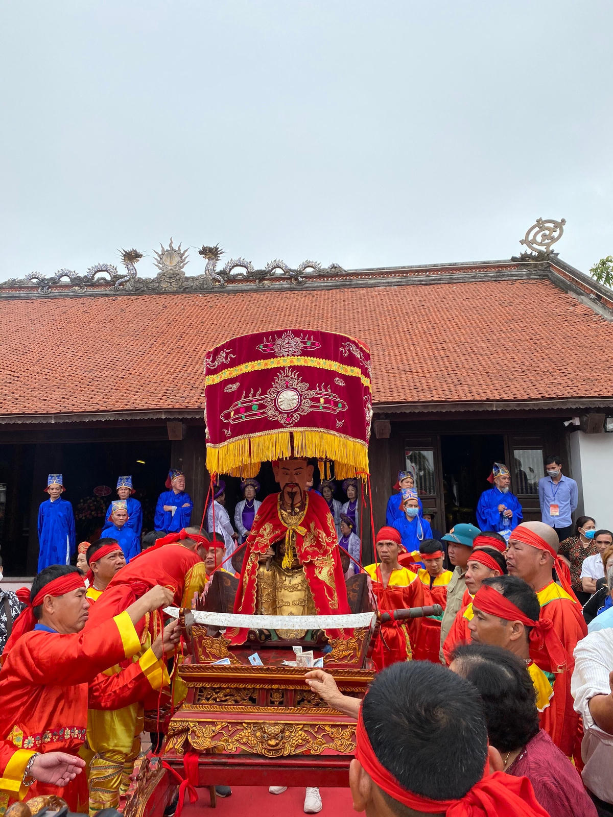 Lễ rước tượng Đức Thánh Trần.