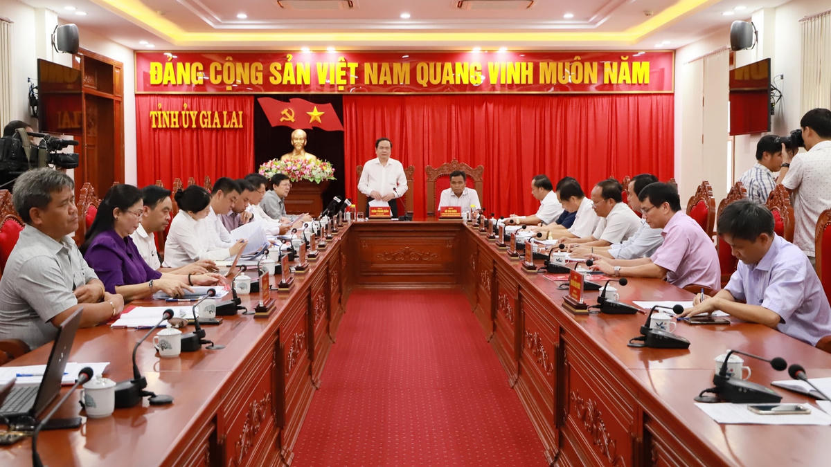 Quang cảnh buổi làm việc.