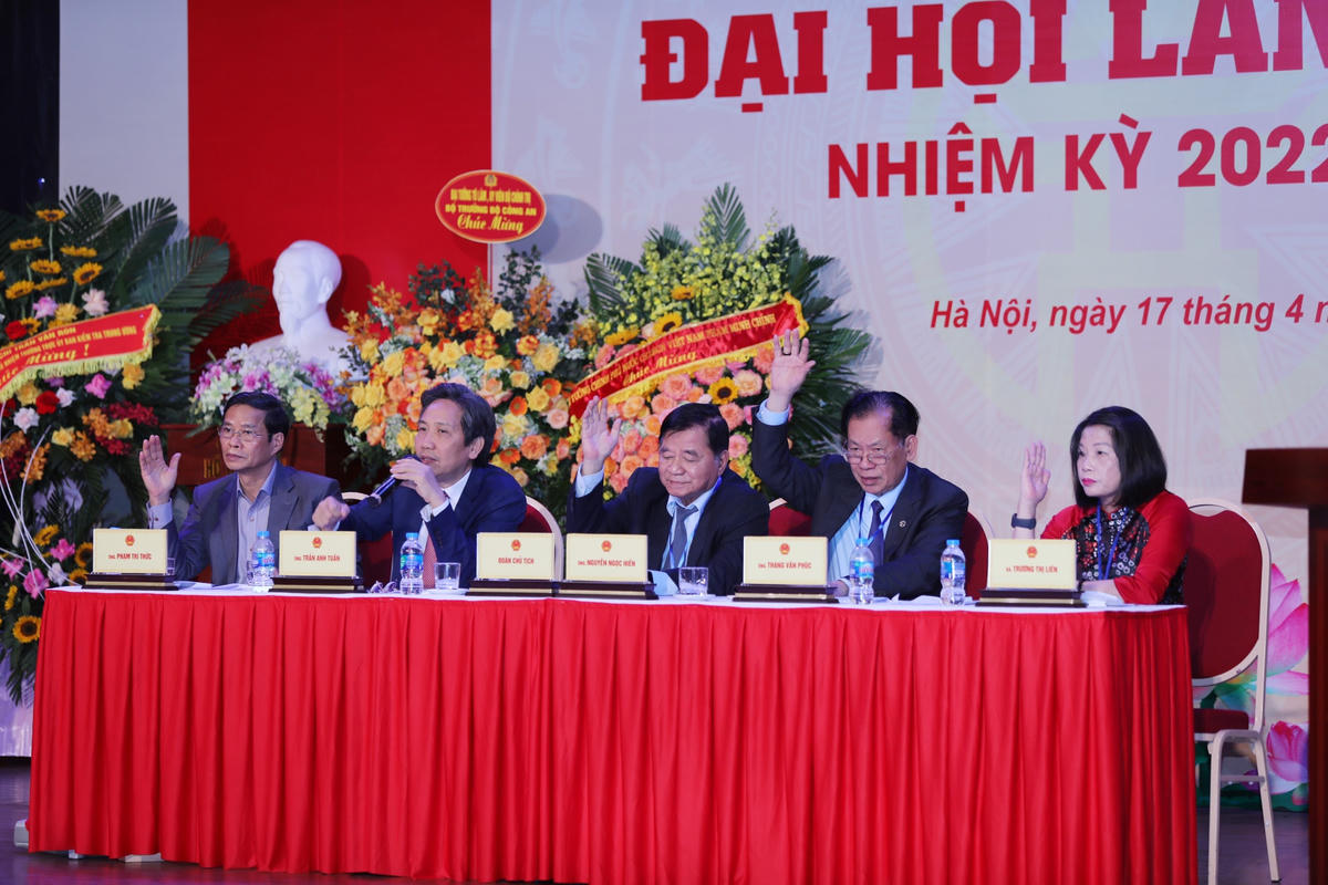Chủ trì Đại hội.