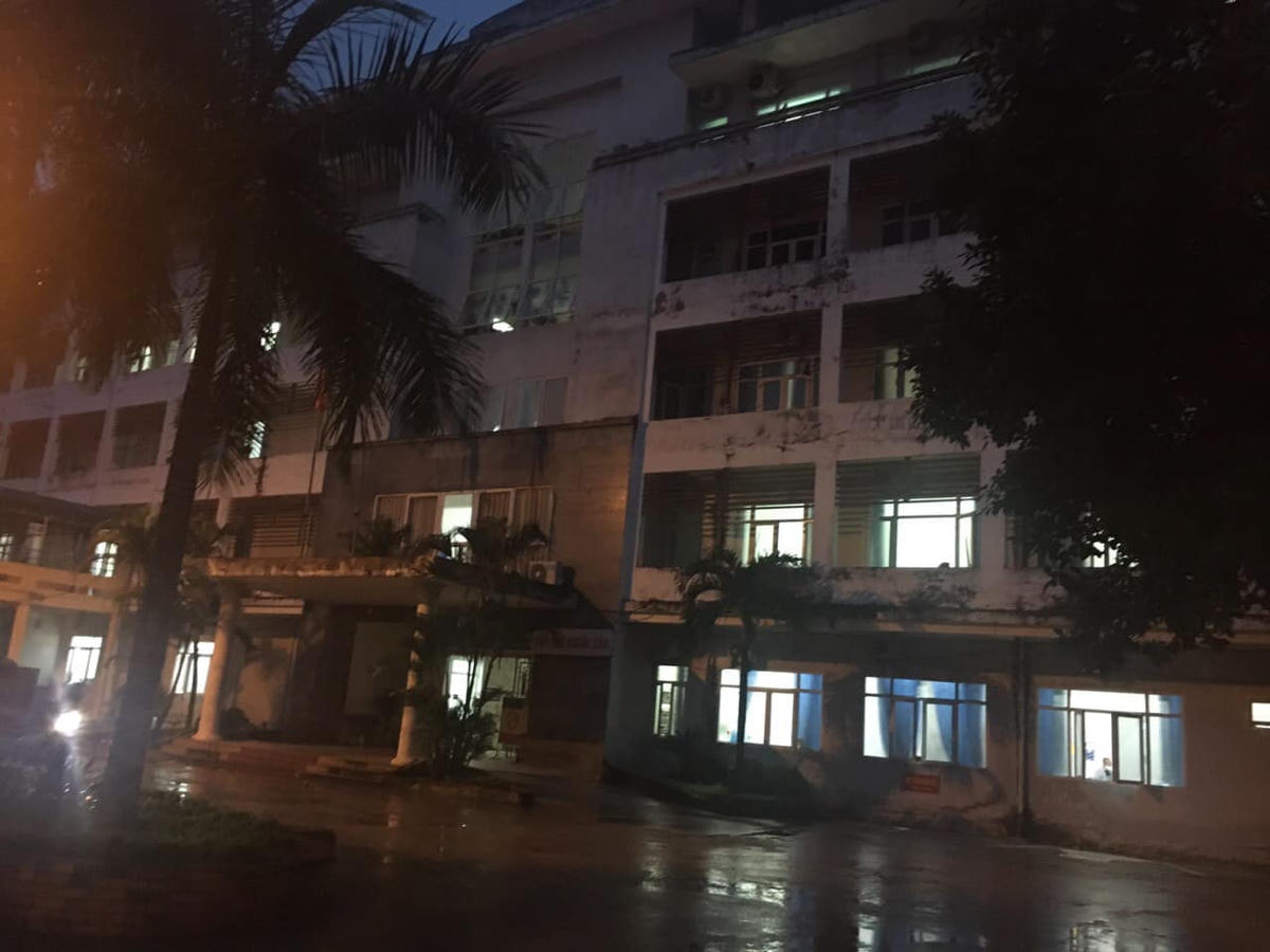 Phong tỏa toàn bộ BVĐK khu vực Nghi Sơn sau khi có 6 F0 chưa rõ nguồn lây.