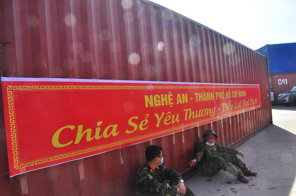 Nghệ An - TP Hồ Chí Minh chia sẻ yêu thương - đẩy lùi đại dịch.