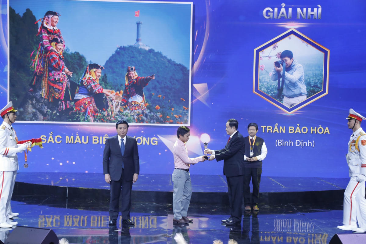 21 tác phẩm xuất sắc đạt giải Cuộc thi sáng tác ảnh nghệ thuật 'Tự hào một dải biên cương'