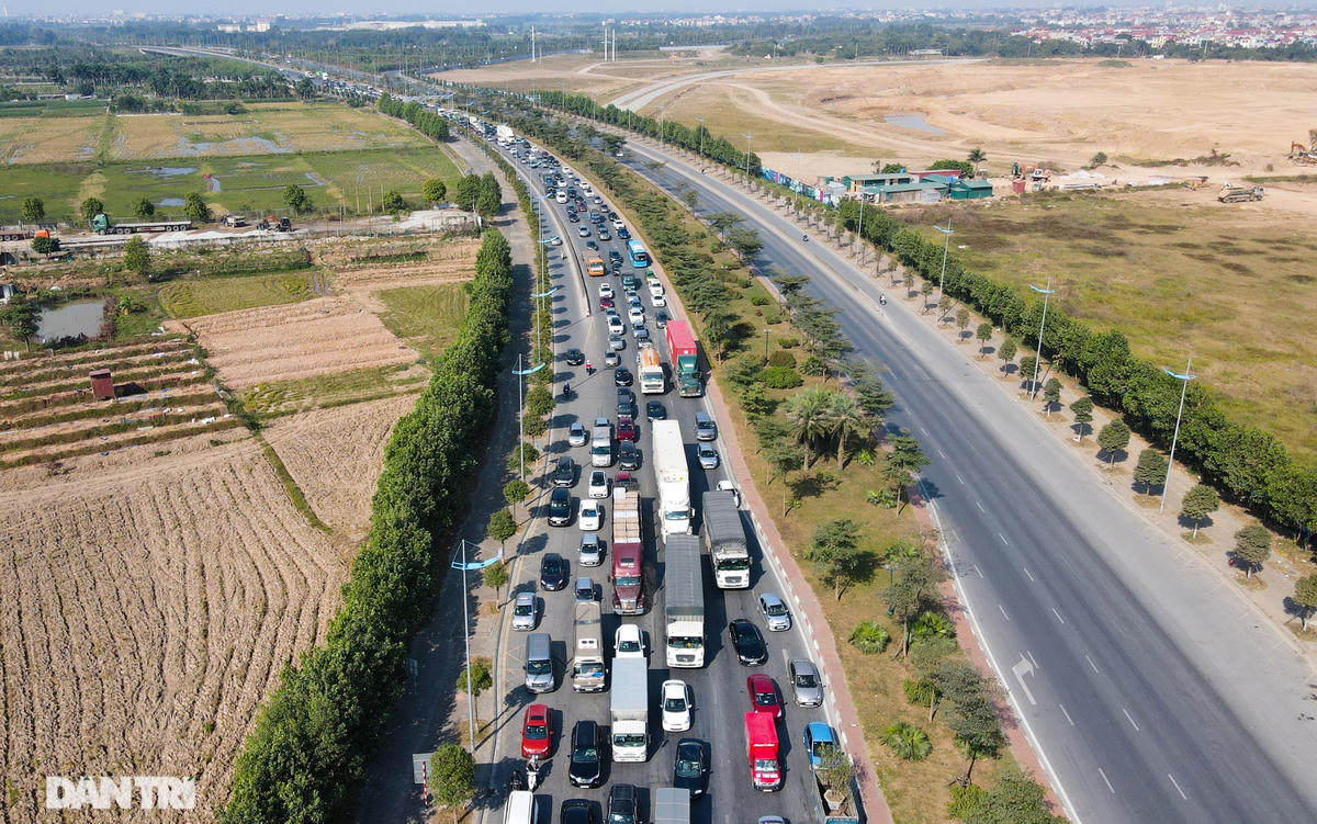 Tết Dương lịch năm 2021 cán bộ, công chức, viên chức và người lao động sẽ được nghỉ liên tục 3 ngày từ 1/1/2021 đến hết 3/1/2021.  