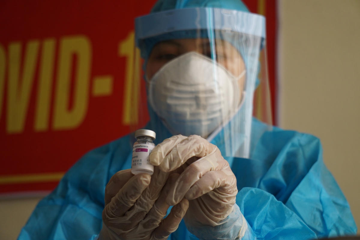 Vaccine ngừa Covid - 19 được tiếp nhận bảo quản trong hệ thống kho lạnh theo quy trình trước khi chuyển giao cho CDC Đà Nẵng.