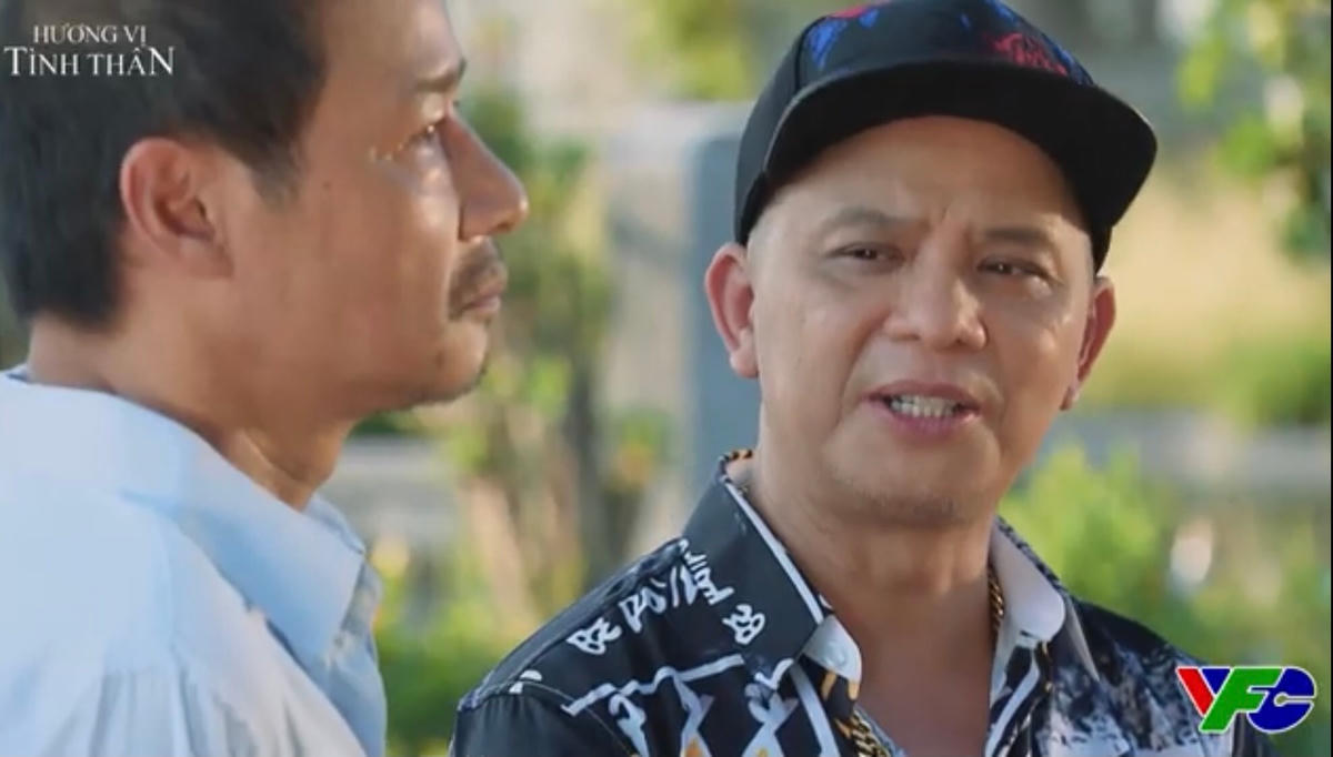Chiến "chó" chia tay ông Sinh để rời đi. Ảnh: CMH.